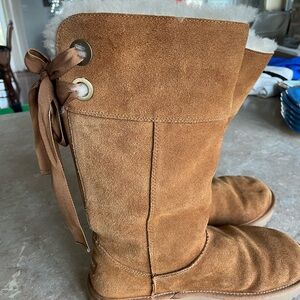 UUG Koolaburra Bow Brown Suede Boots